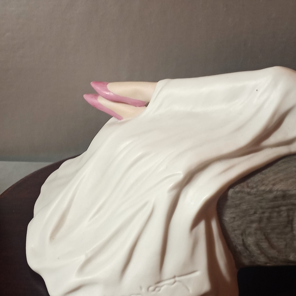 ICART Elegant Heirloom Tradition Collectible Figurine 2144-7,500 - Picture 10 of 10